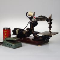 1899年威尔考克斯吉布斯Willcox & Gibbs古董电动缝纫机电机工作