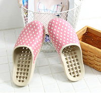 现货！韩国可爱小圆点漏水按摩拖鞋/浴室拖鞋 保健拖鞋 两个颜色