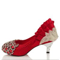 红色婚鞋新娘鞋中跟韩版蕾丝水晶红色平底水钻串珠超高跟低跟单鞋