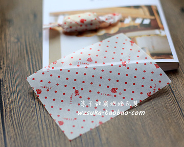 苏卡烘焙包装 特价100张 红色波点牛轧糖糖纸蜡纸  8.5×12cm