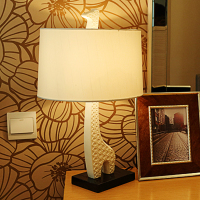 北欧现代风格床头台灯 卧室创意时尚长颈鹿客厅儿童房装饰台灯