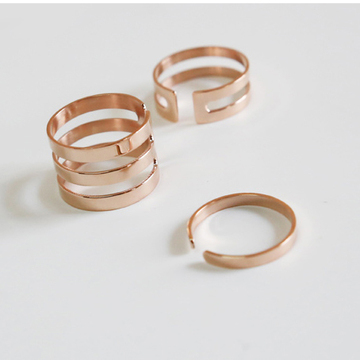 【轻珠宝】钛钢镀金玫瑰金白金叠带单环双环三环开口女戒指指环