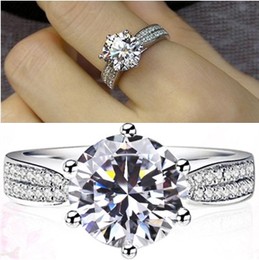 进口仿真钻石戒指2克拉 S925纯银镶钻求婚戒 优白女款式 防过敏