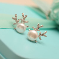 新款韩版时尚圣诞节可爱麋鹿耳钉微镶小鹿驯鹿天然珍珠防过敏耳环