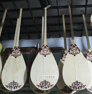 新疆本土民族乐器 冬不拉 哈萨克族手工制作 实木标准琴教学演奏