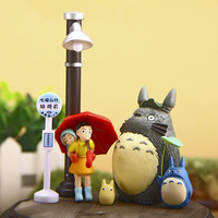 限时秒杀宫崎骏龙猫Totoro雨中小月撑伞背雨衣小梅微景观造景公仔