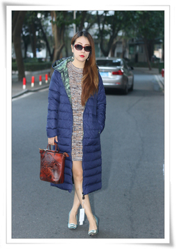 韩国秋冬装女款保暖中长款外套大衣轻羽绒服过膝字母连帽两面穿蓝