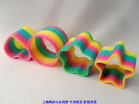 经典怀旧玩具千变万化大号彩虹圈 弹簧圈 塑料弹簧圈儿童益智玩具