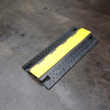 安能橡胶PVC线槽减速带 二线槽减速带 室外过线桥 穿线临时走线板