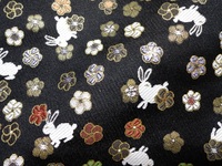 日本进口 和风布 西阵织 金襕织物 织锦缎 金丝织 碎花兔子（黑）