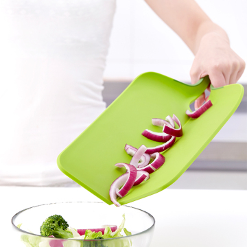 台湾Artiart易入锅创意可折叠砧板 健康辅食切菜板抗菌防滑厚案板