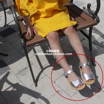 小陶陶童装韩国代购2017夏季新款男女童银色时髦半脚背露趾凉鞋